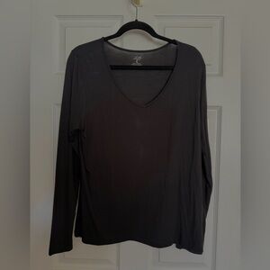JoeFresh sleep top, V-neck, long sleeves